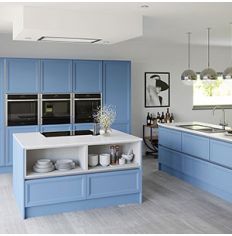 Crown furniture: Rimano Sky Handleless kitchen